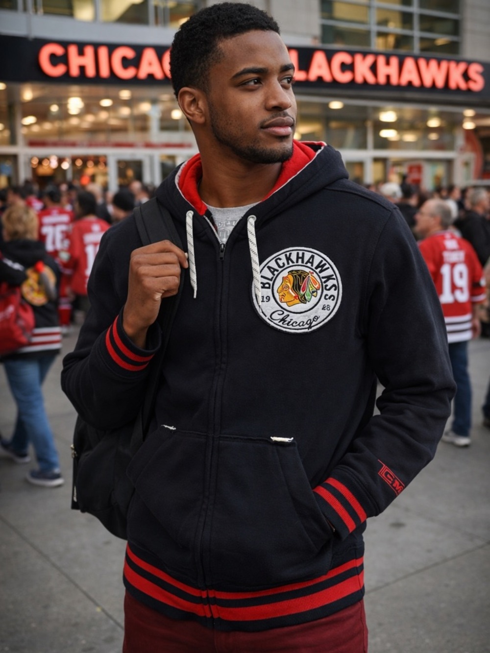 CCM Chicago Blackhawks Men's Size M Retro Looking Zip Up Hoodie. Black/Red